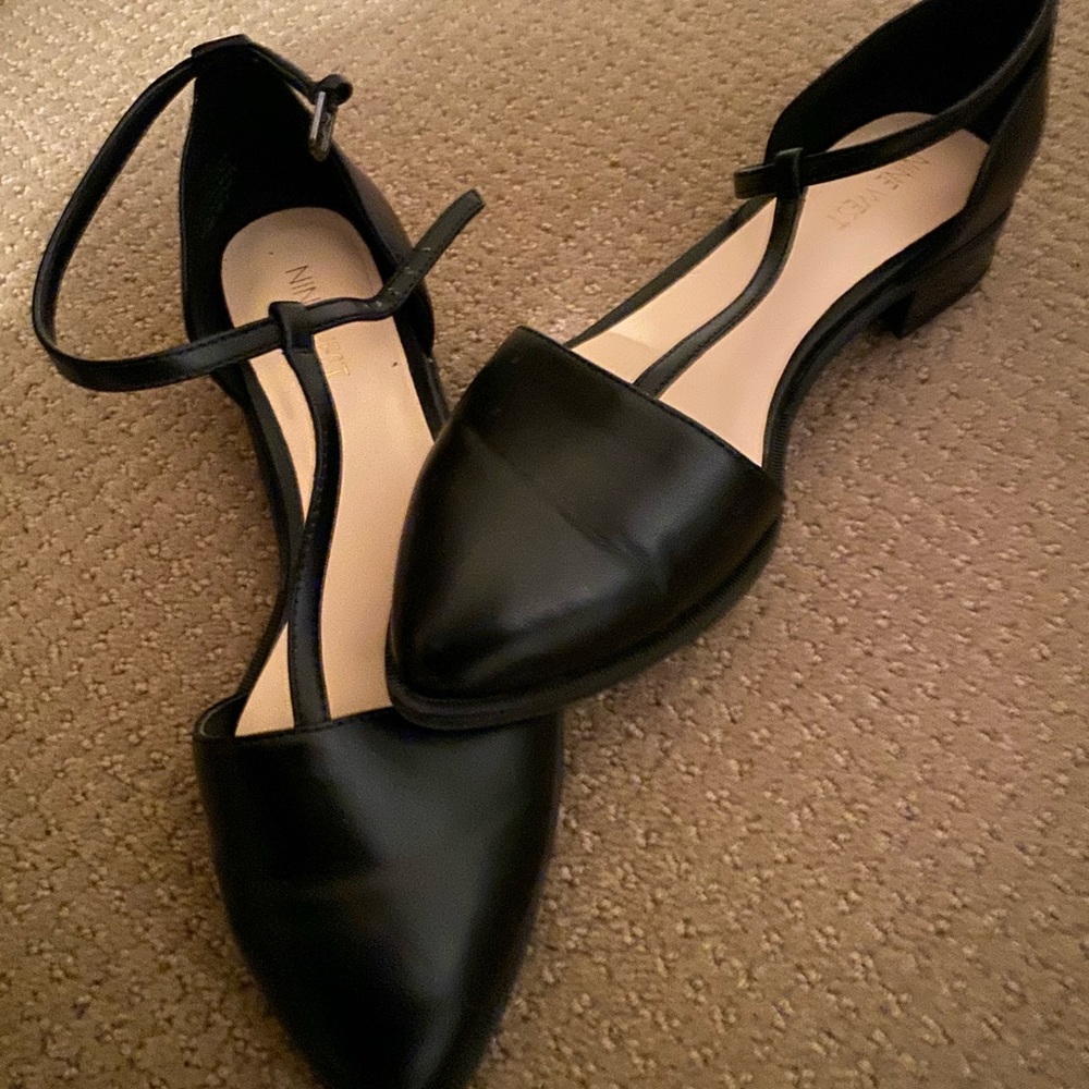 Nine West t-strap flats